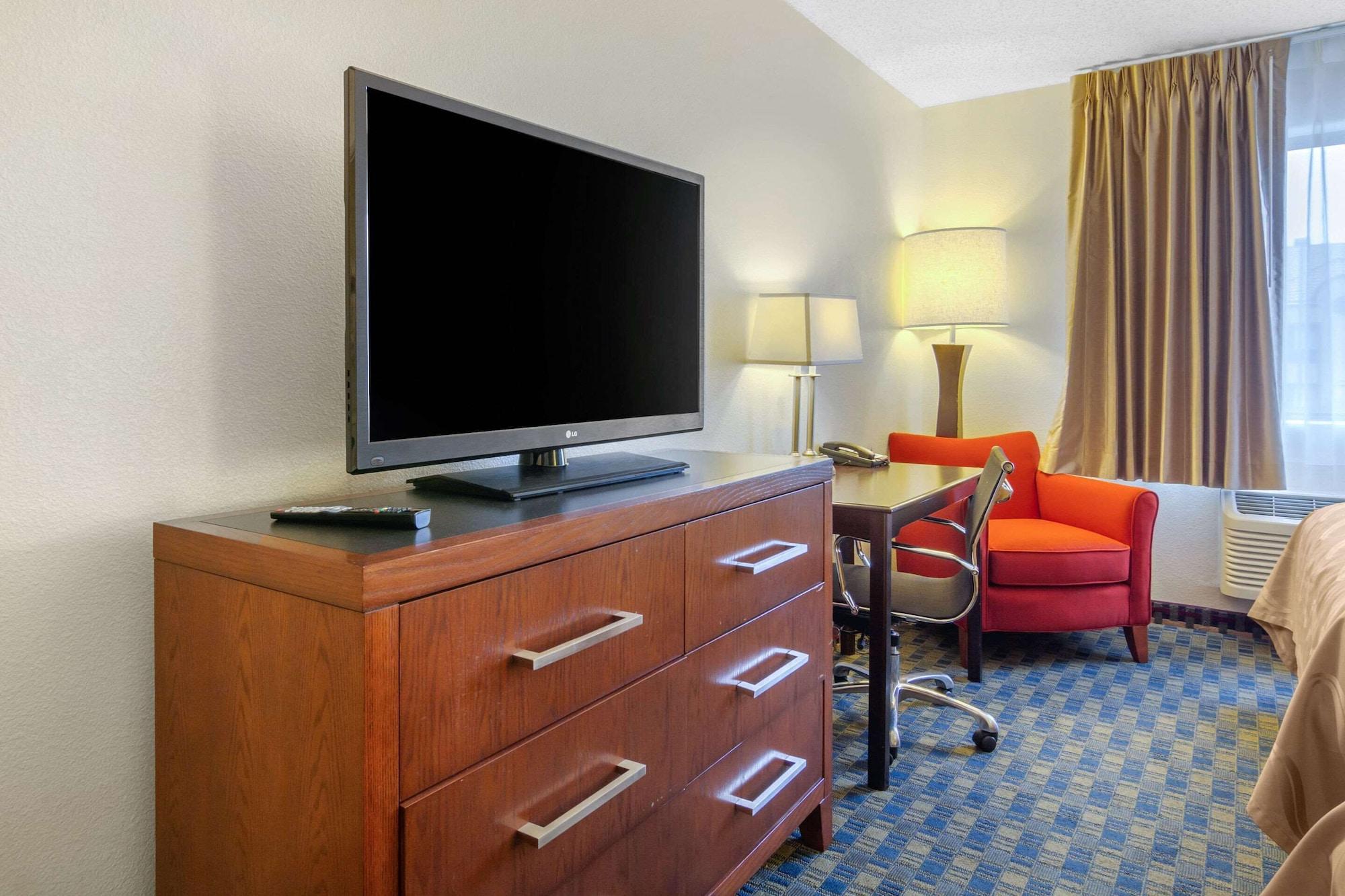 Quality Inn & Suites Lakewood - Denver Southwest Εξωτερικό φωτογραφία