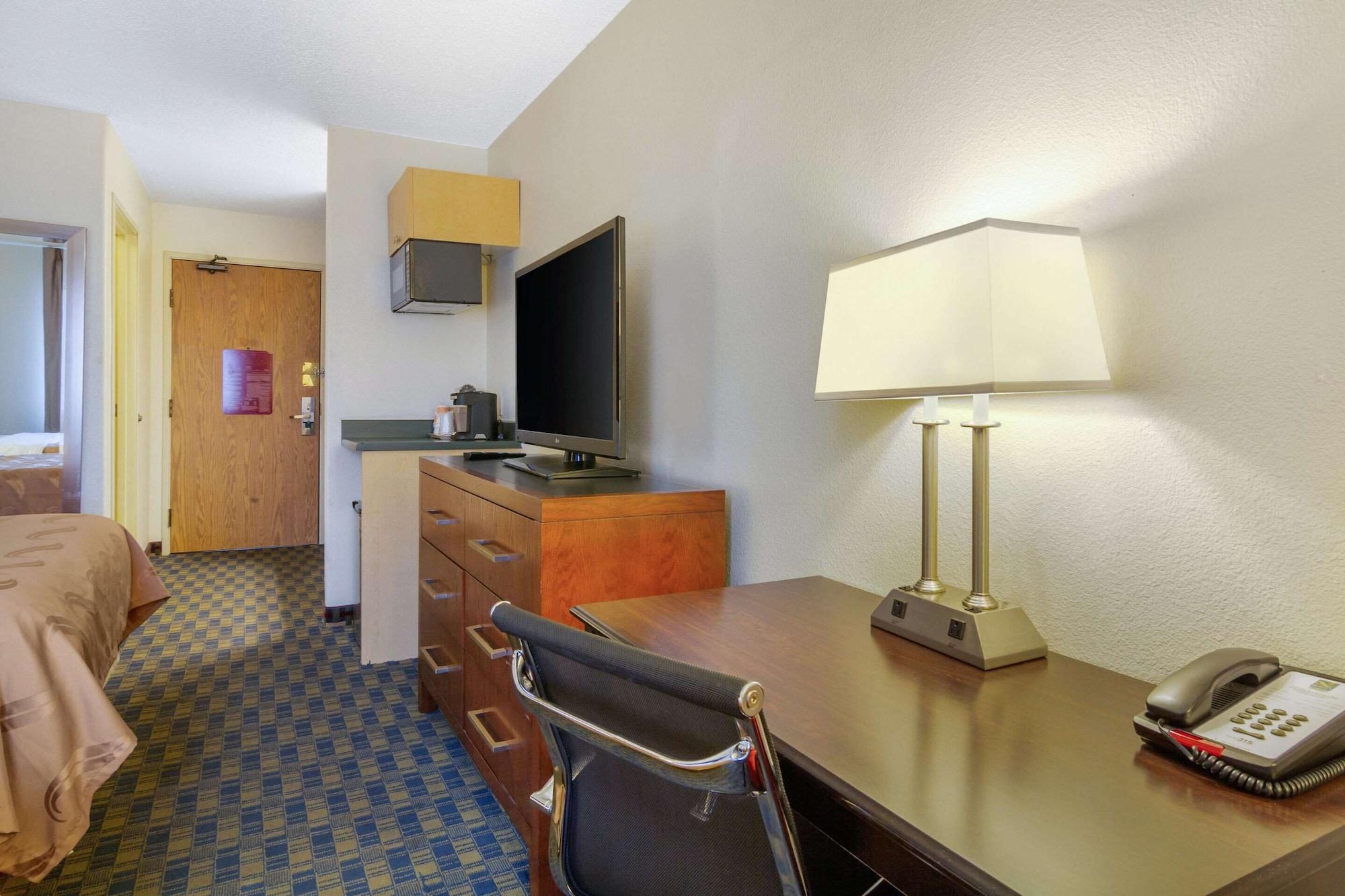 Quality Inn & Suites Lakewood - Denver Southwest Εξωτερικό φωτογραφία