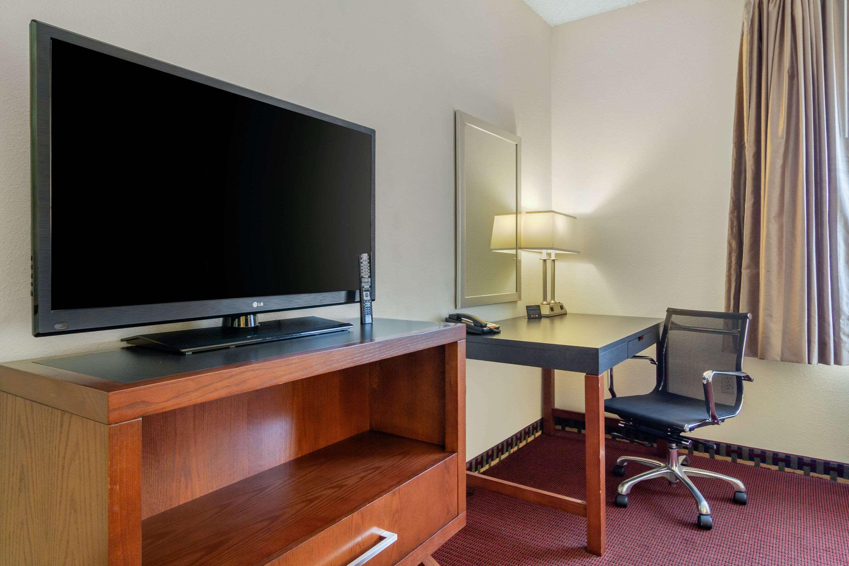 Quality Inn & Suites Lakewood - Denver Southwest Εξωτερικό φωτογραφία