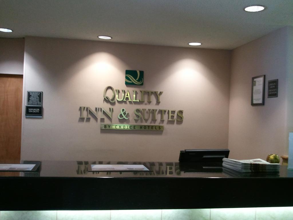 Quality Inn & Suites Lakewood - Denver Southwest Εξωτερικό φωτογραφία